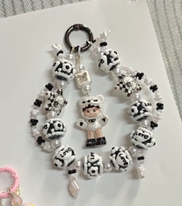 BABY Character Key/phone chain
